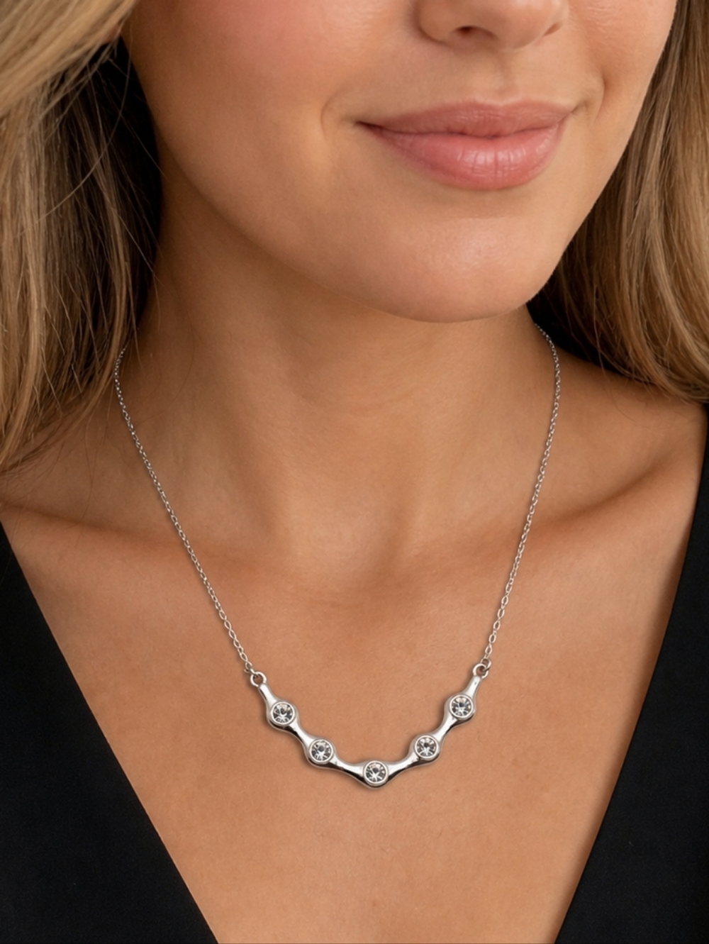 ✨ Vintage Avon (NRT) Silver Tone CZ Bar Necklace ✨